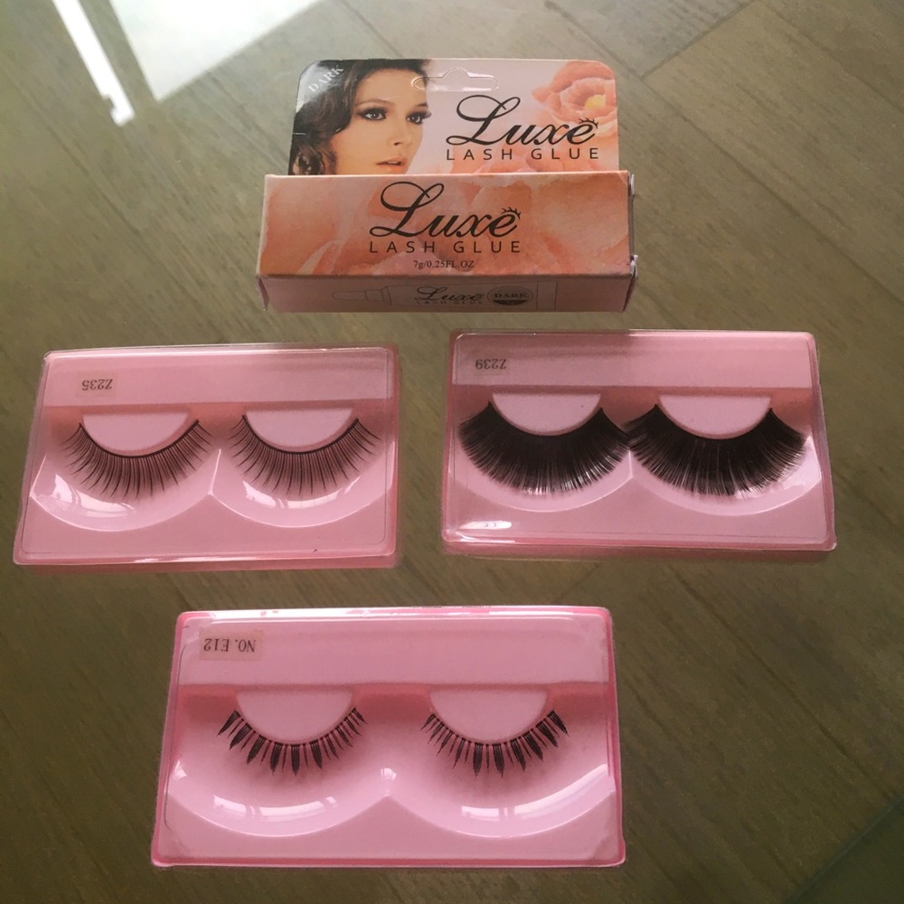 Set of 3 false eyelashes with glue
